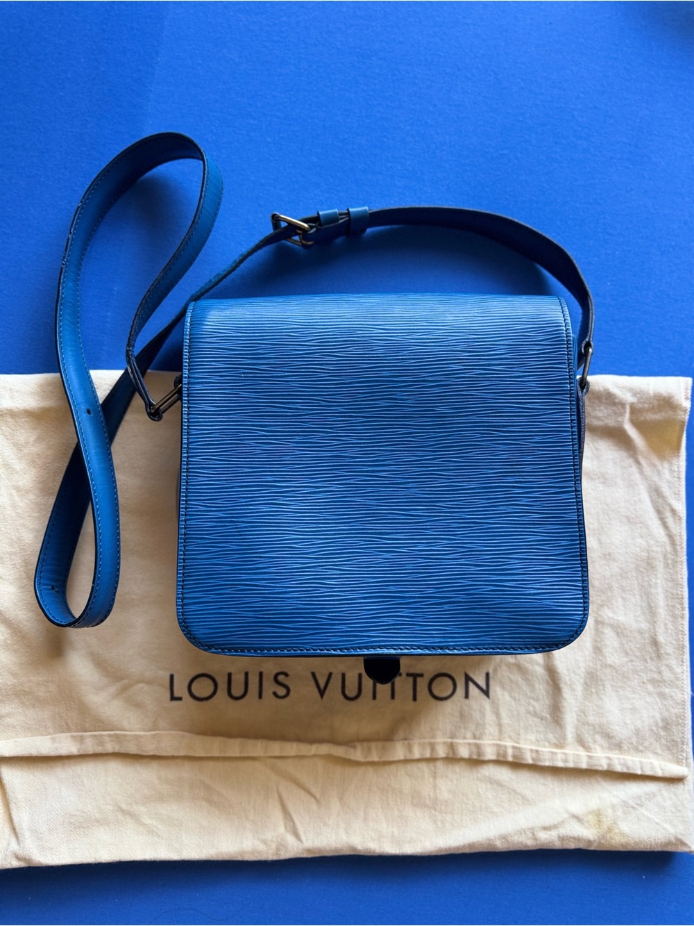 Louis Vuitton Cobalt Blue Epi Leather Shoulder Bag - Picture 4 of 13